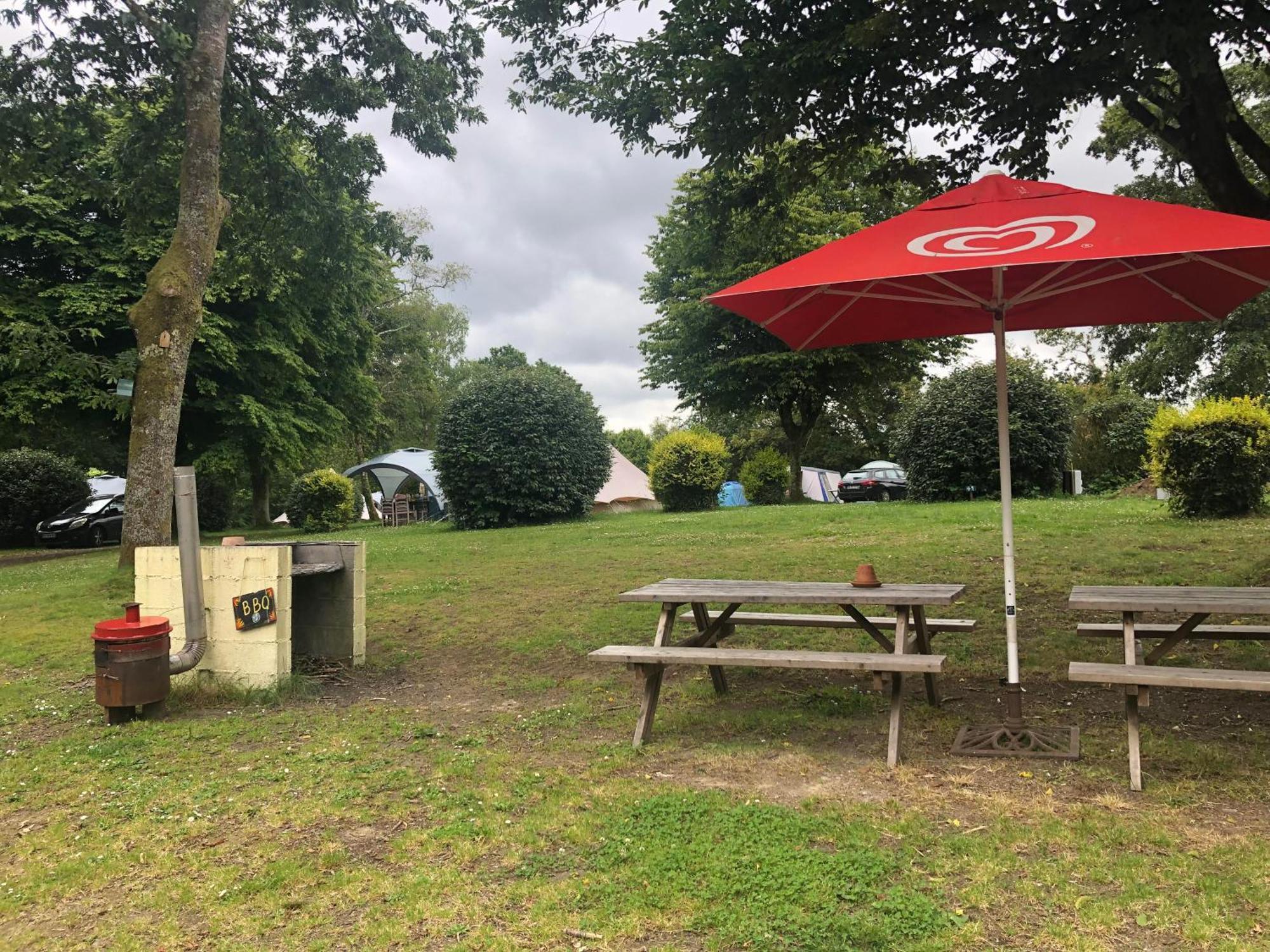 Camping Au Lac Du Drennec Glamping Tent Commana Extérieur photo