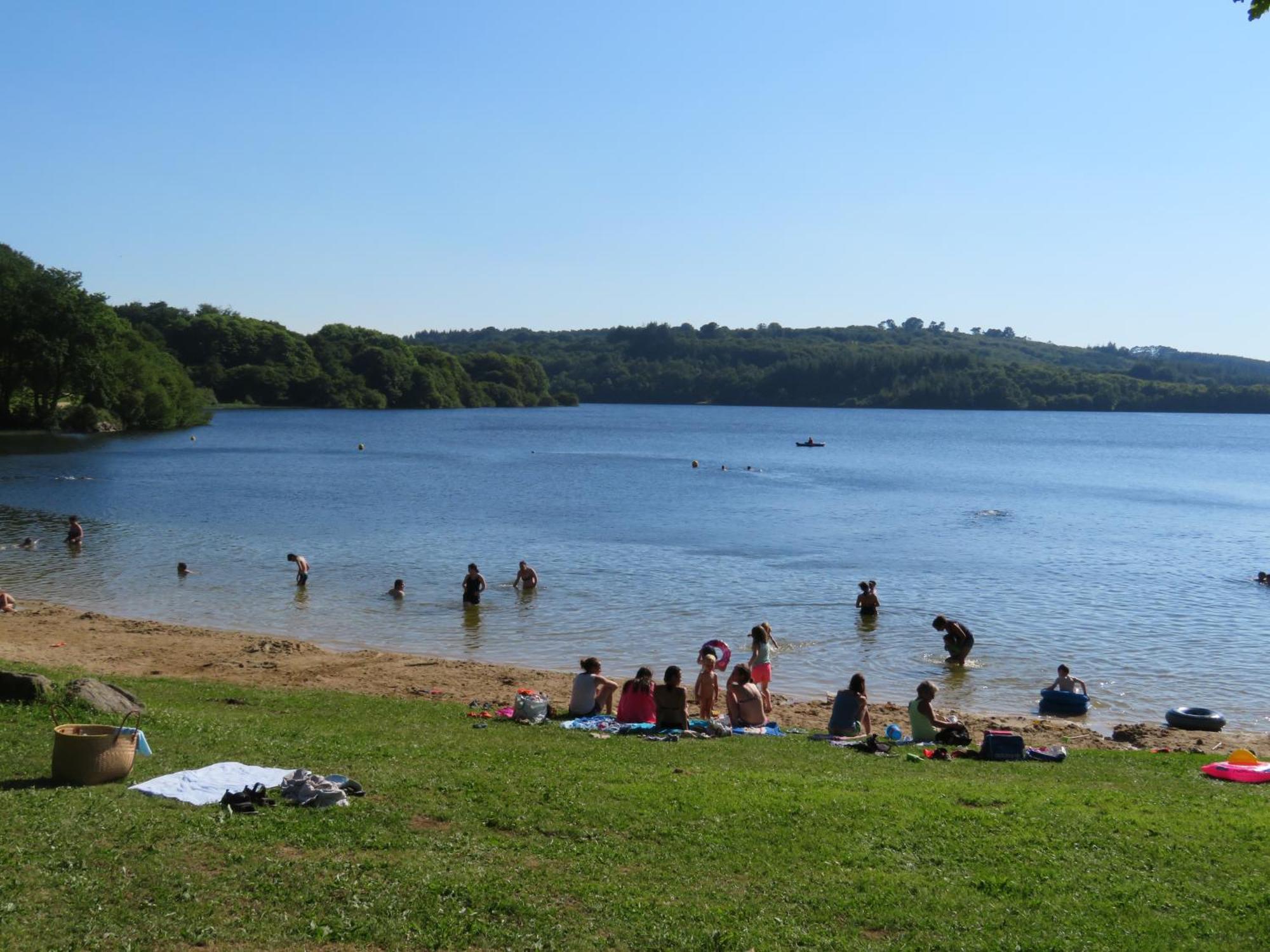 Camping Au Lac Du Drennec Glamping Tent Commana Extérieur photo